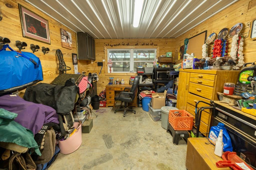 620 Sw T Highway Property Photo 38