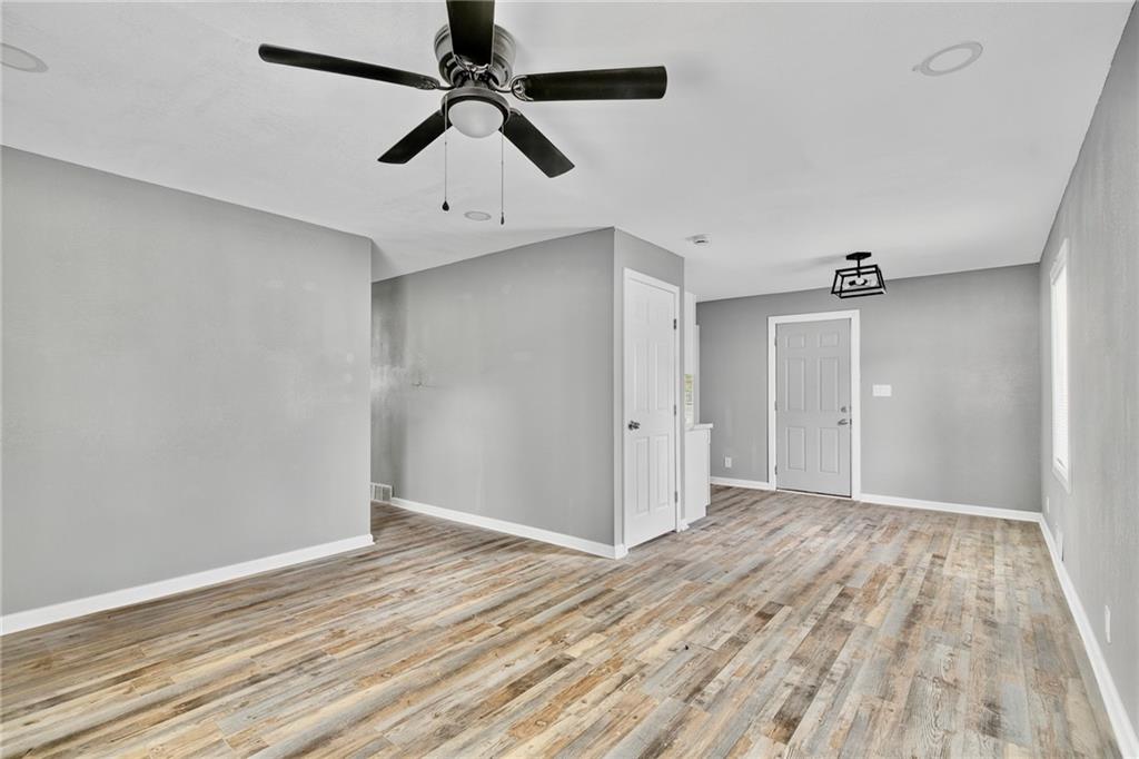4538 Jackson Avenue Property Photo 6