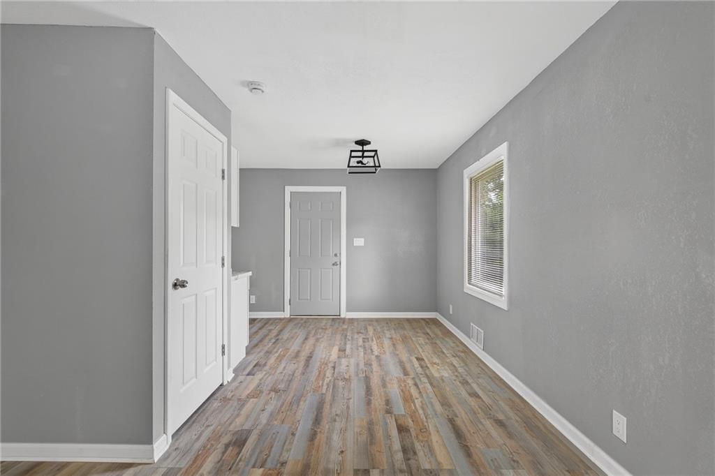 4538 Jackson Avenue Property Photo 7