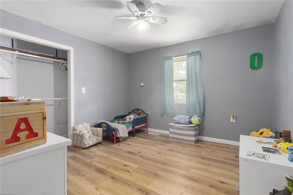 107 E Maple Street Property Photo 15