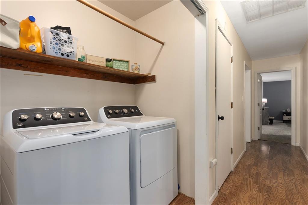 107 E Maple Street Property Photo 19