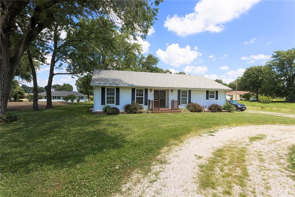 107 E Maple Street Property Photo 21