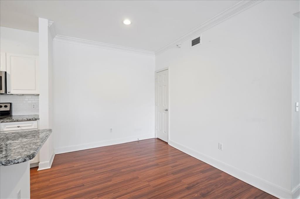 11625 Tomahawk Creek Parkway Property Photo 9