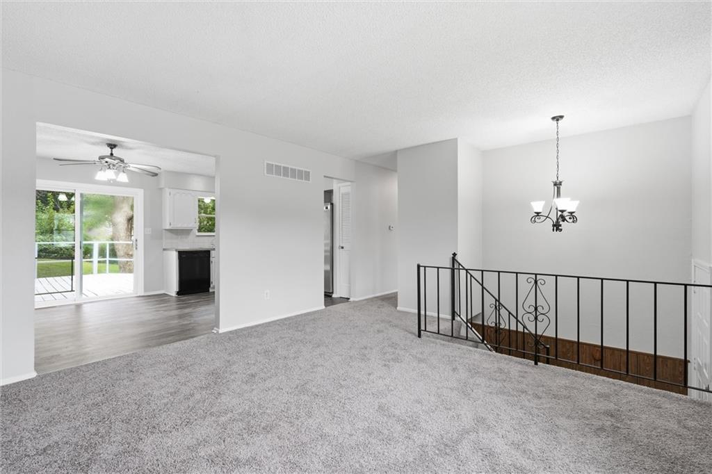 5212 Nw Valley View Road Property Photo 6