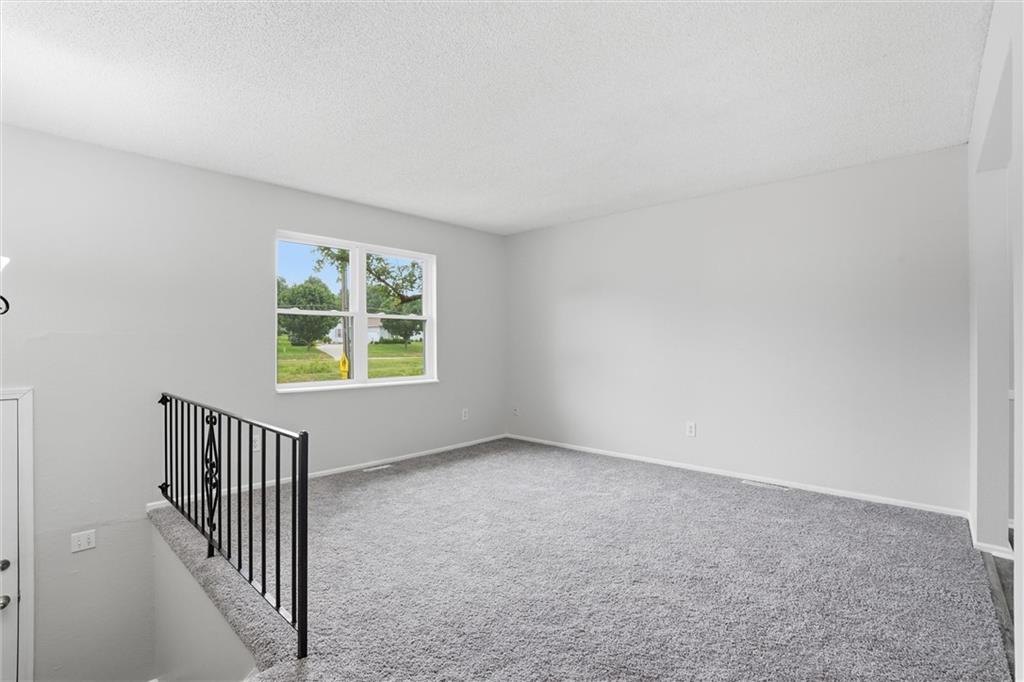 5212 Nw Valley View Road Property Photo 7