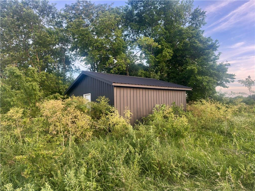 45101 E N Highway Property Photo 3