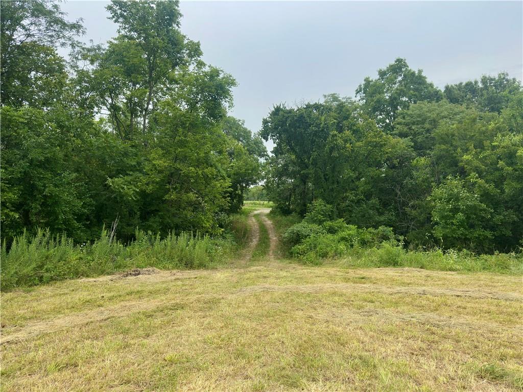 45101 E N Highway Property Photo 9