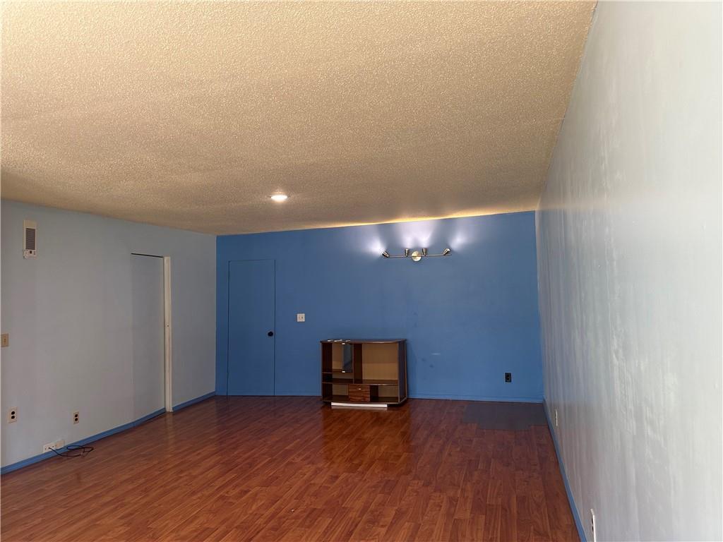 10520 E 28th Terrace Property Photo 6