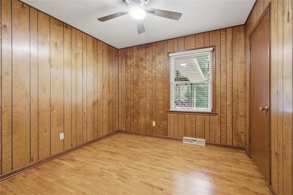 1003 N Garner Street Property Photo 18