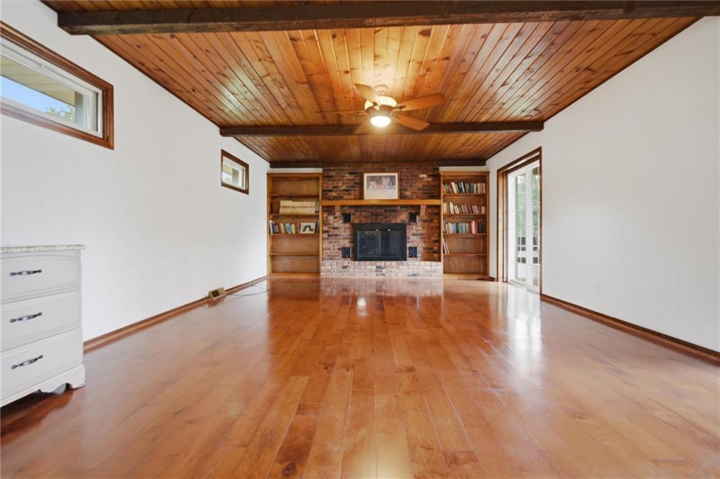 1003 N Garner Street Property Photo 6