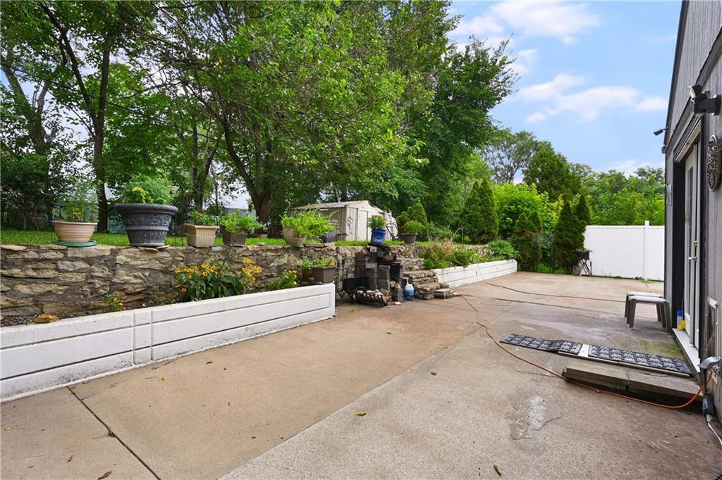 5010 Harmony Drive Property Photo 4