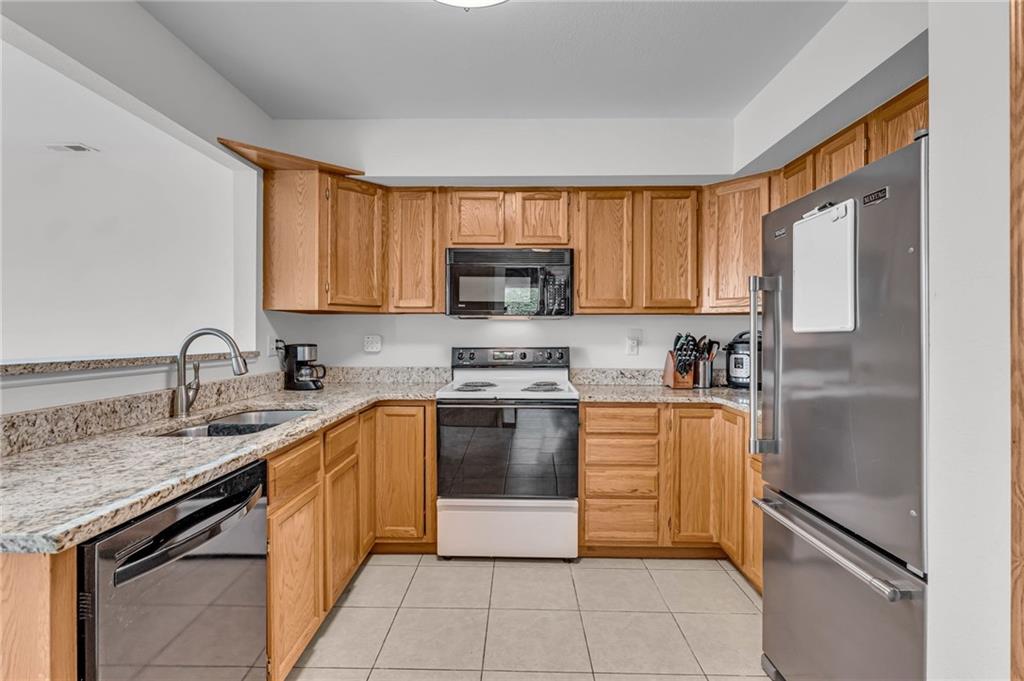 4929 Stoneback Place Property Photo 14