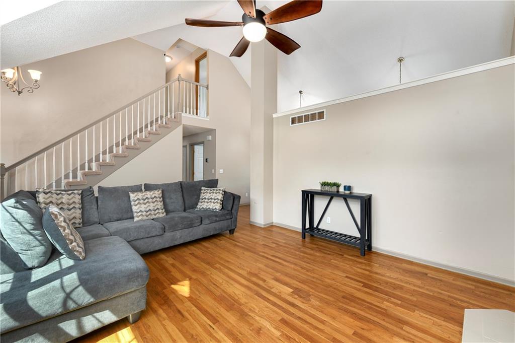 604 Hawthorne Place Property Photo 11