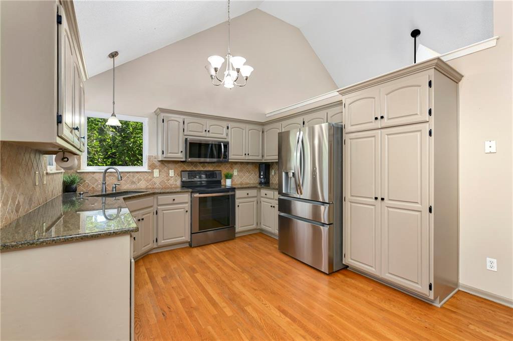 604 Hawthorne Place Property Photo 18
