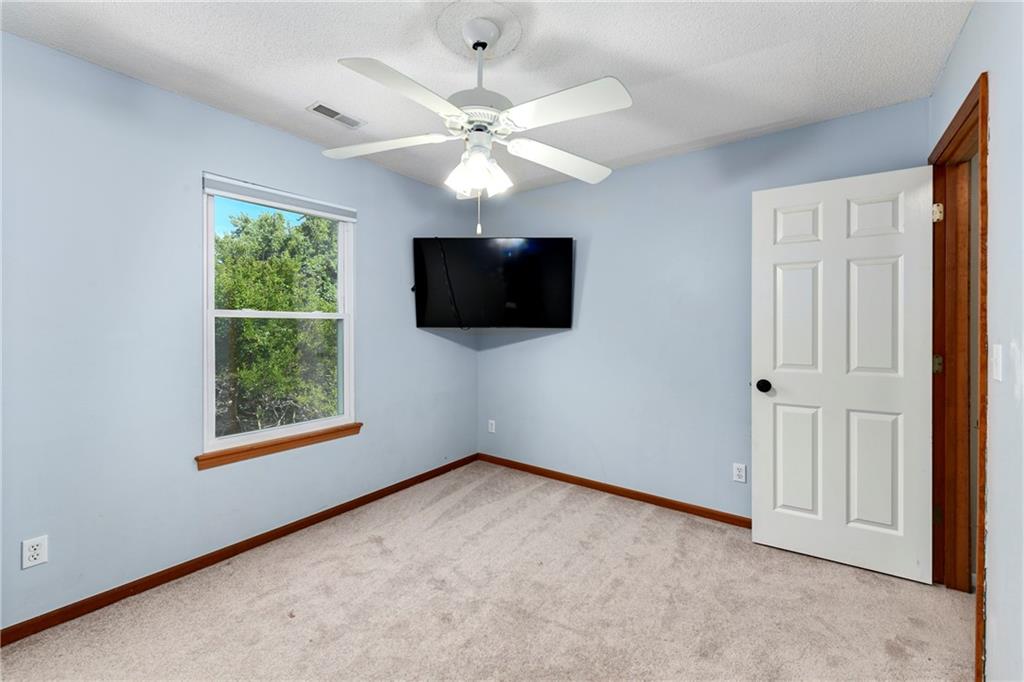 604 Hawthorne Place Property Photo 24