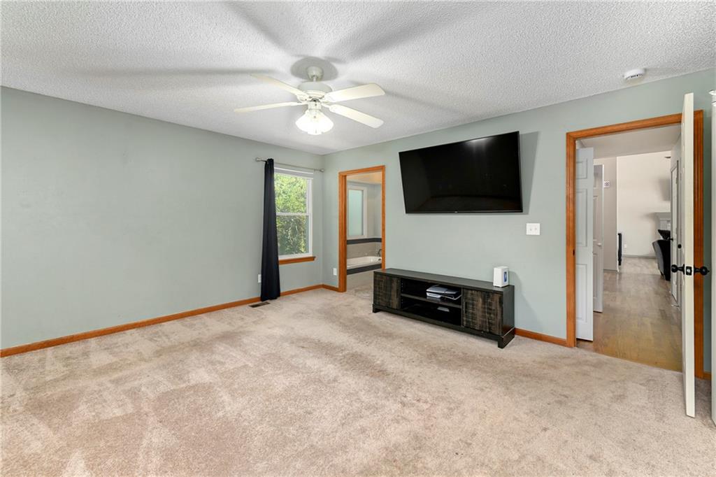 604 Hawthorne Place Property Photo 28