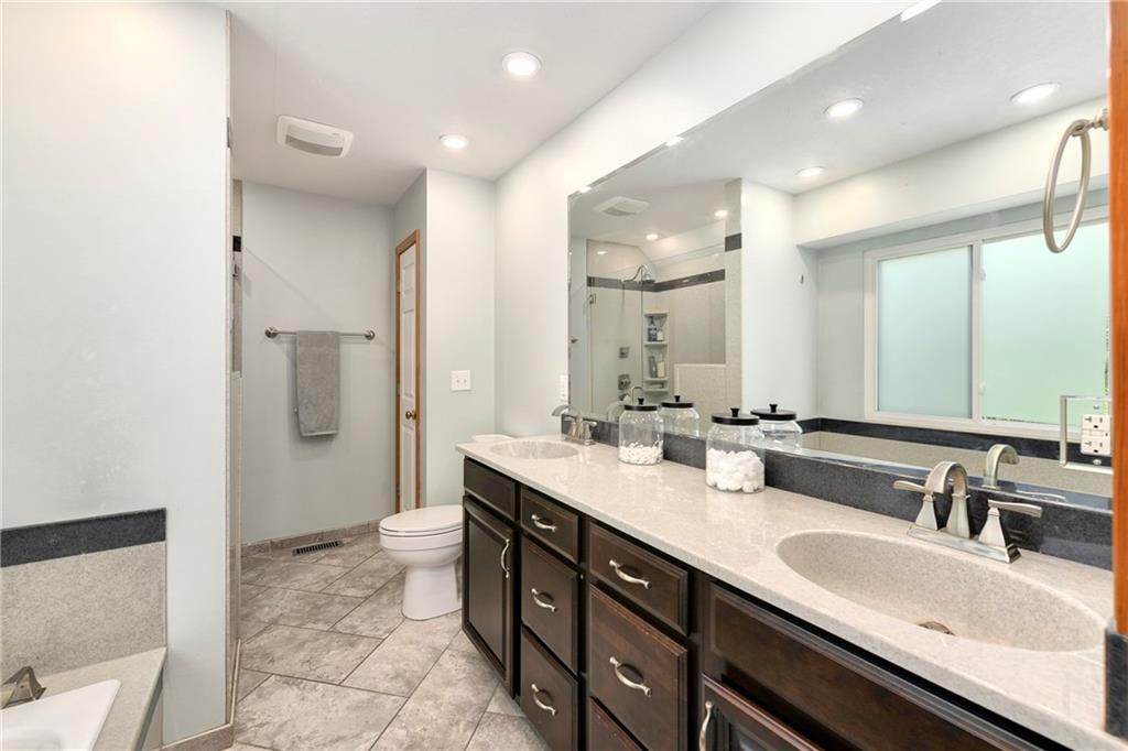 604 Hawthorne Place Property Photo 31
