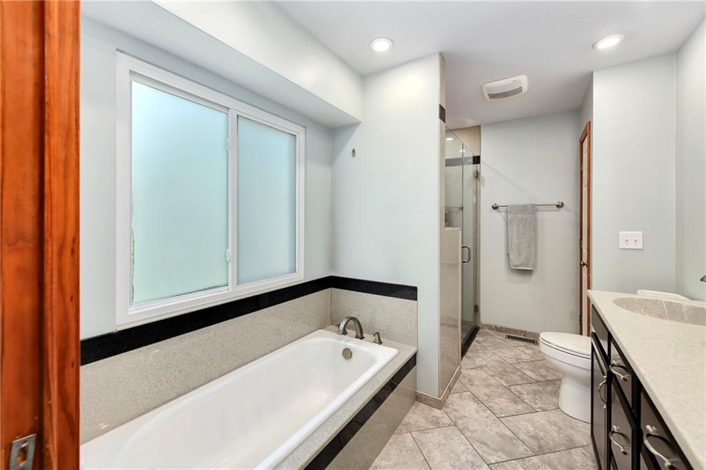604 Hawthorne Place Property Photo 32