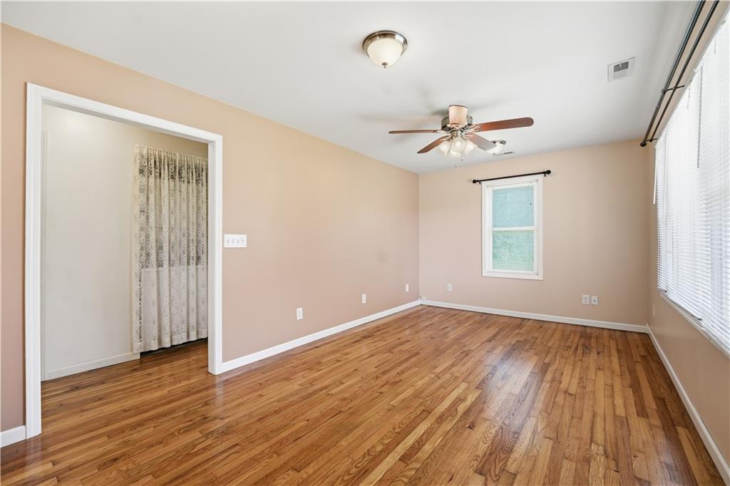 1430 S Kings Highway Property Photo 8