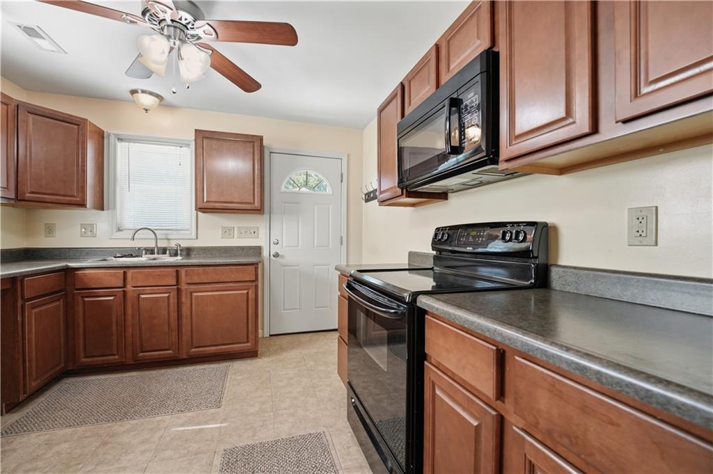 1430 S Kings Highway Property Photo 13