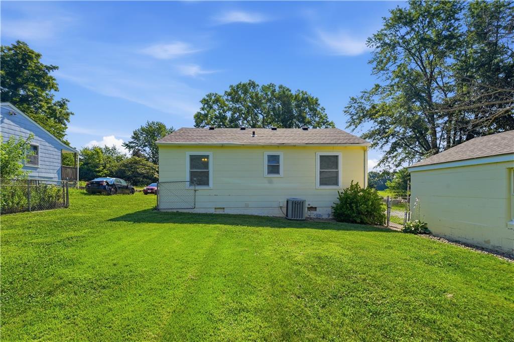 1430 S Kings Highway Property Photo 22