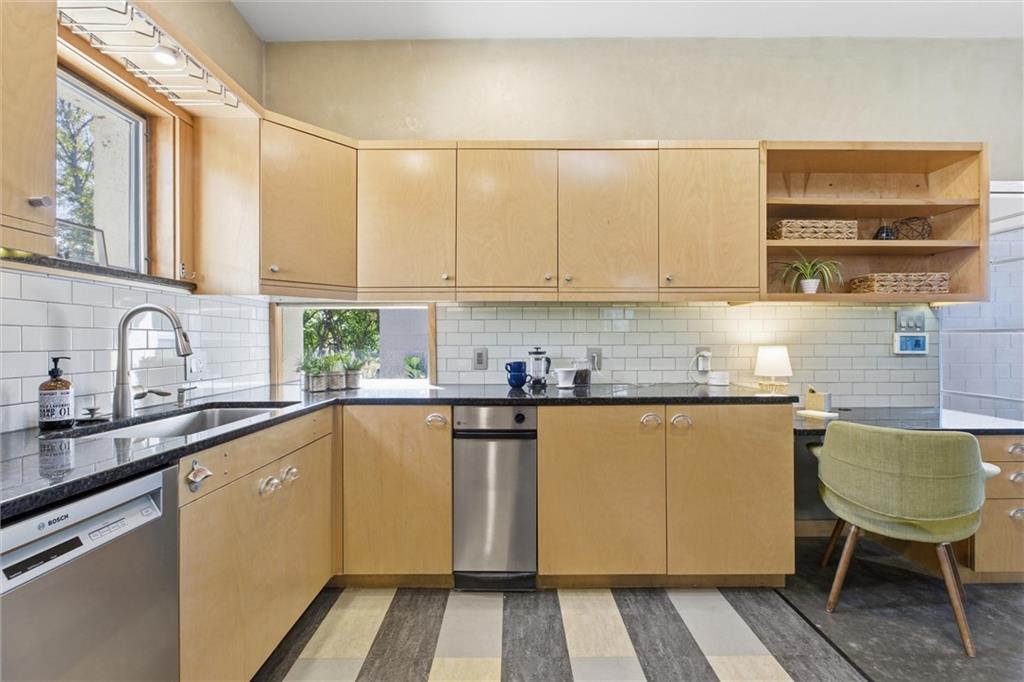 1520 Jarboe Street Property Photo 13