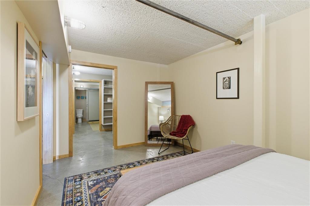 1520 Jarboe Street Property Photo 25