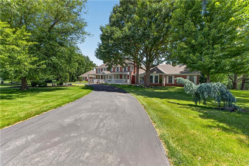 1815 Pine Ridge Road Property Photo 3
