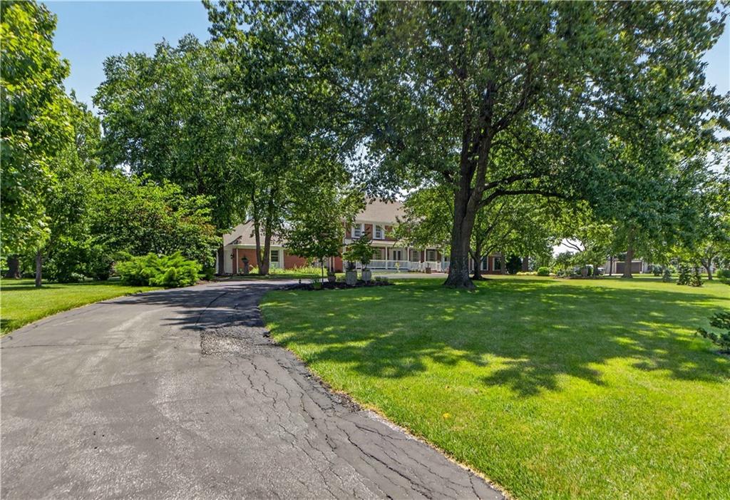 1815 Pine Ridge Road Property Photo 4