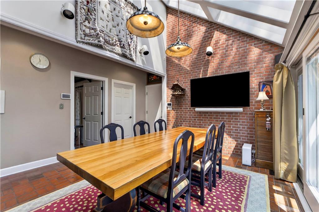 1815 Pine Ridge Road Property Photo 27