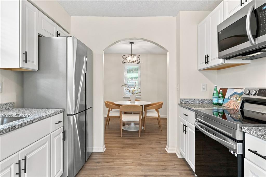 6015 Hauser Drive Property Photo 7