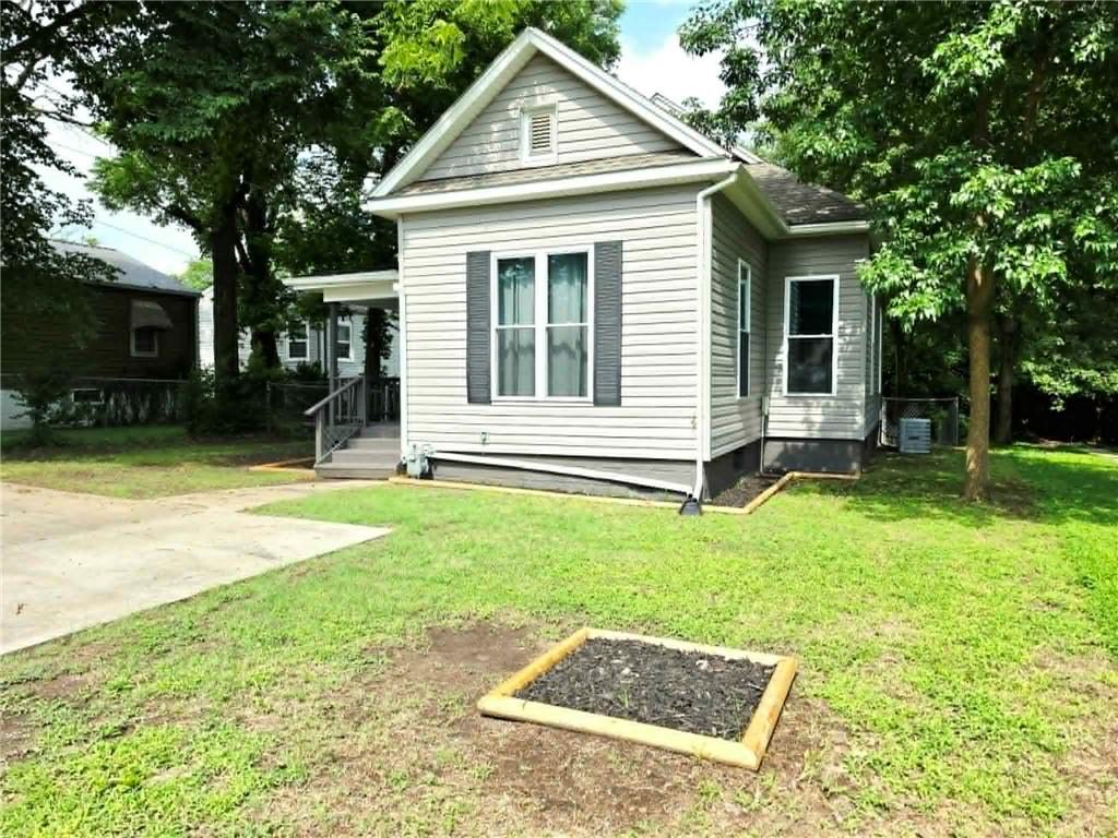 903 Oak Street Property Photo 34
