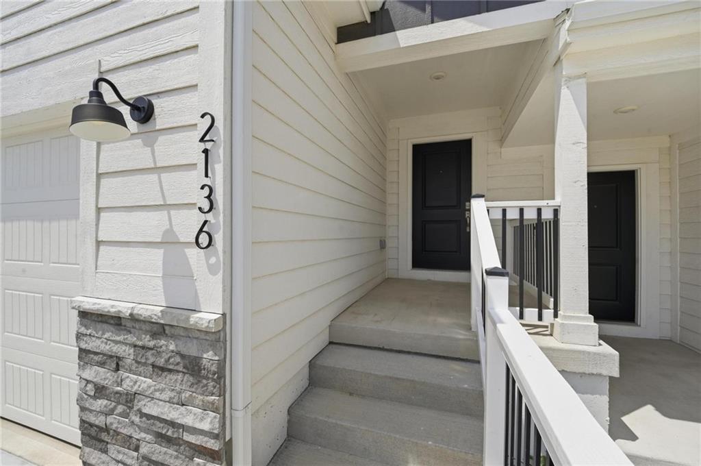 2136 Sw Osage Drive Property Photo 4