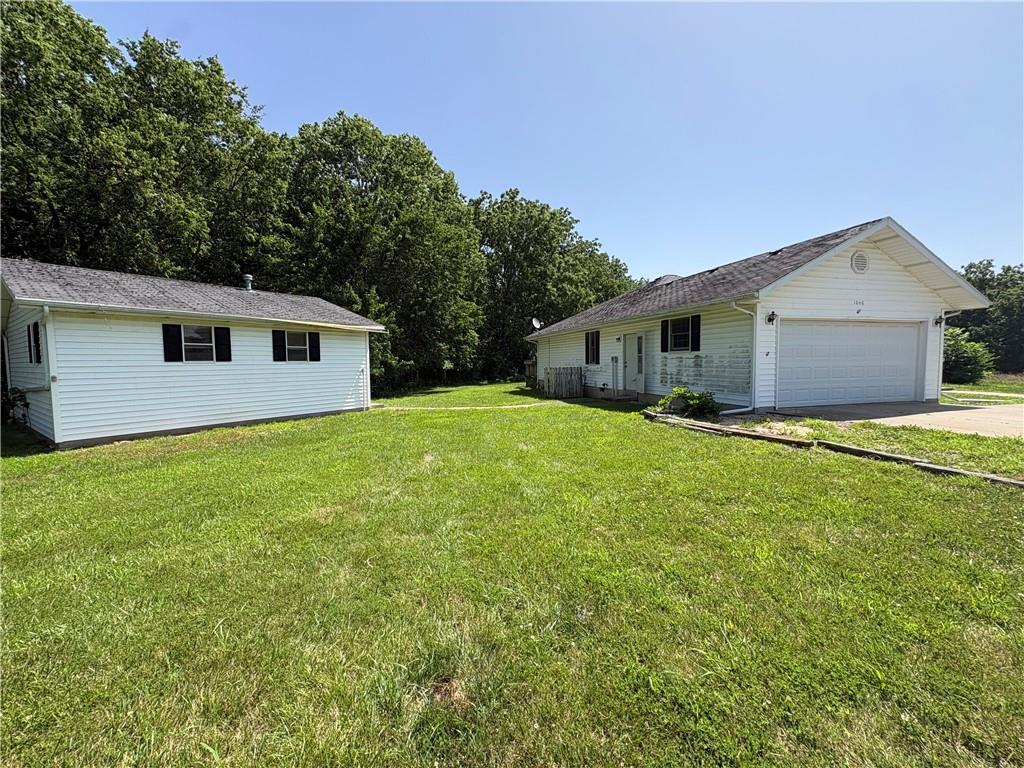 1046 475th Road Property Photo 2