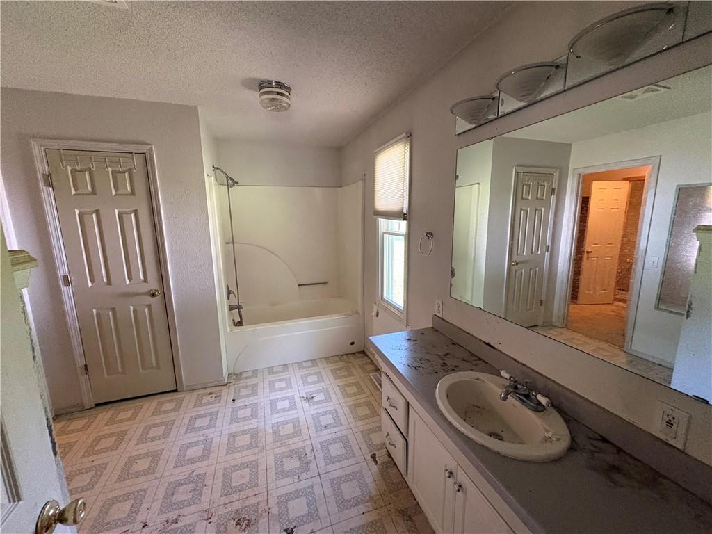 1046 475th Road Property Photo 9