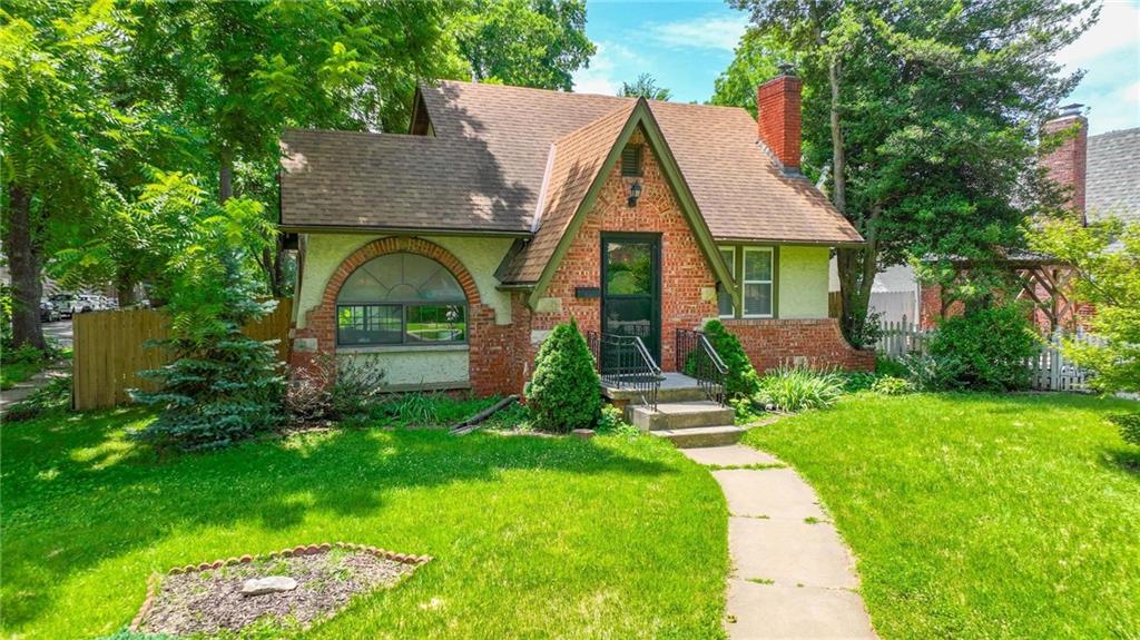 3715 Gladstone Boulevard Property Photo 1