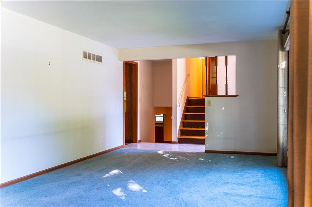 9305 Sturgeon Drive Property Photo 5
