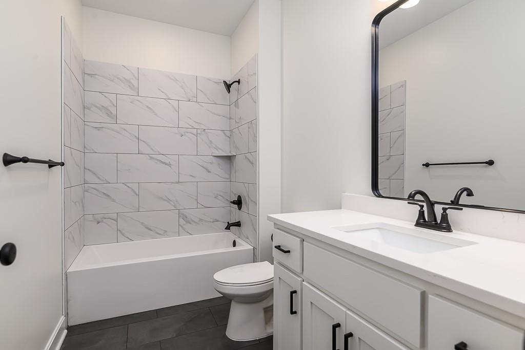 12913 Sewell Avenue Property Photo 13