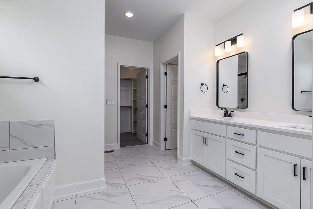 12913 Sewell Avenue Property Photo 16