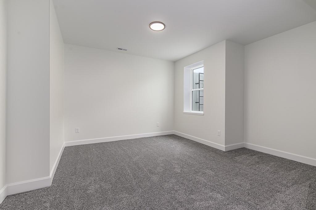 12913 Sewell Avenue Property Photo 24