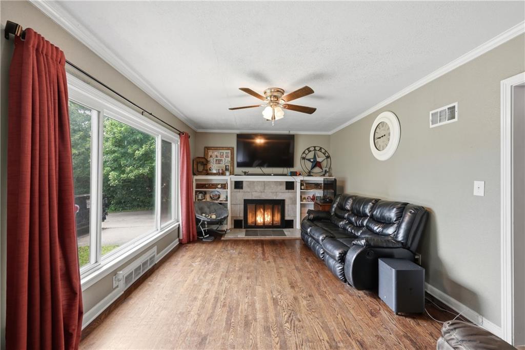 3321 Blue Ridge Boulevard Property Photo 2