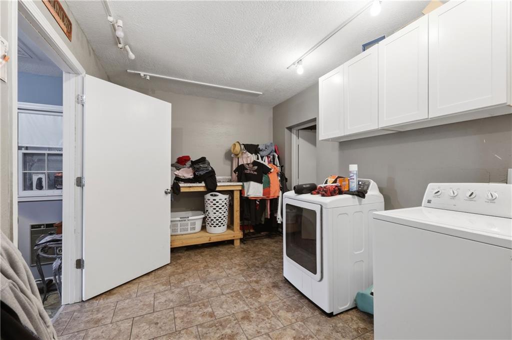 3321 Blue Ridge Boulevard Property Photo 9