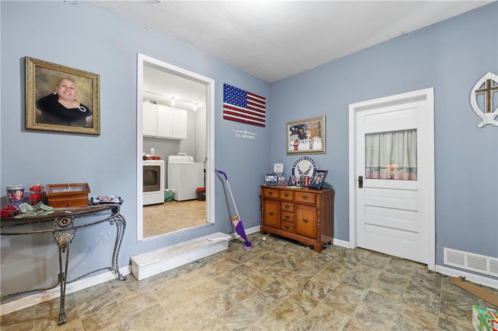 3321 Blue Ridge Boulevard Property Photo 11