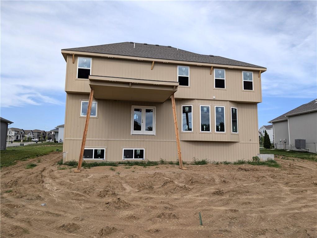 10304 N Oakland Avenue Property Photo 15