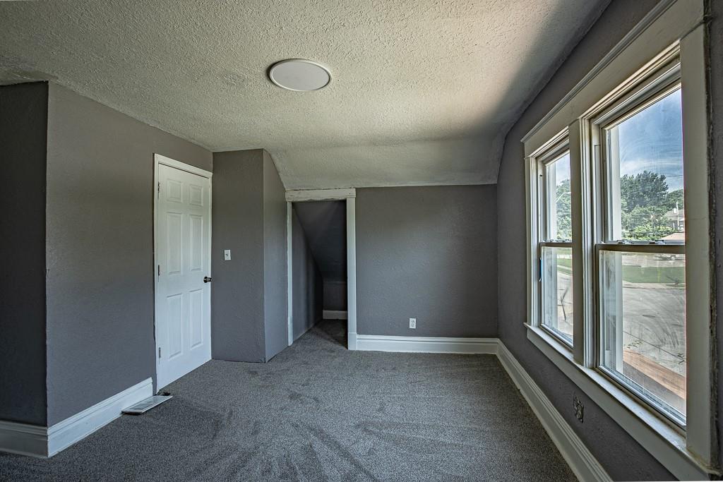 2203 E 37 Street Property Photo 37