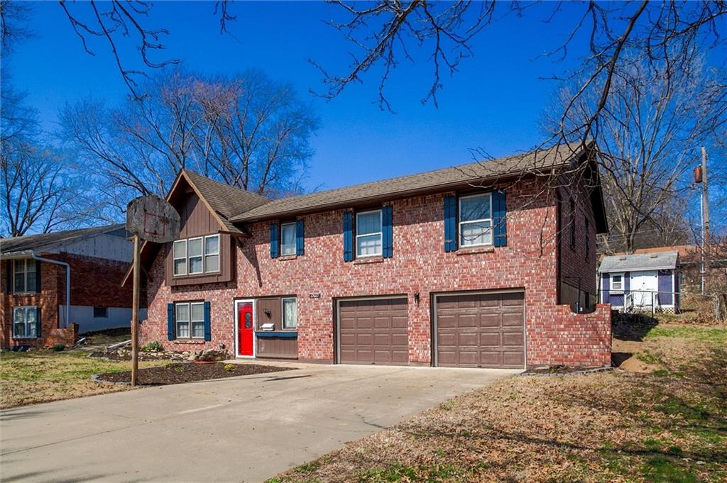 15110 E 43rd Place Property Photo 3