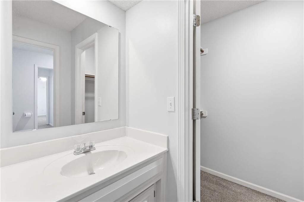 4714 W 139th Terrace Property Photo 29