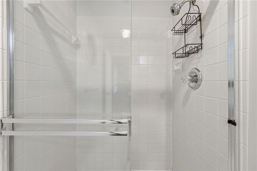 4714 W 139th Terrace Property Photo 34