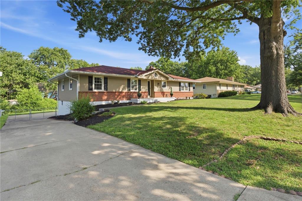 8304 Willow Way Property Photo 1