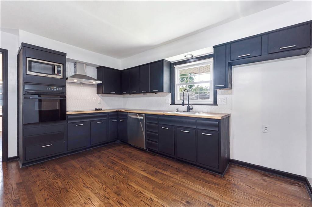 8304 Willow Way Property Photo 3